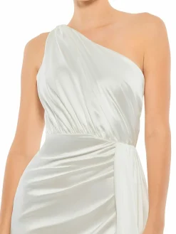 Women Mac Duggal Satin One Shoulder Gown